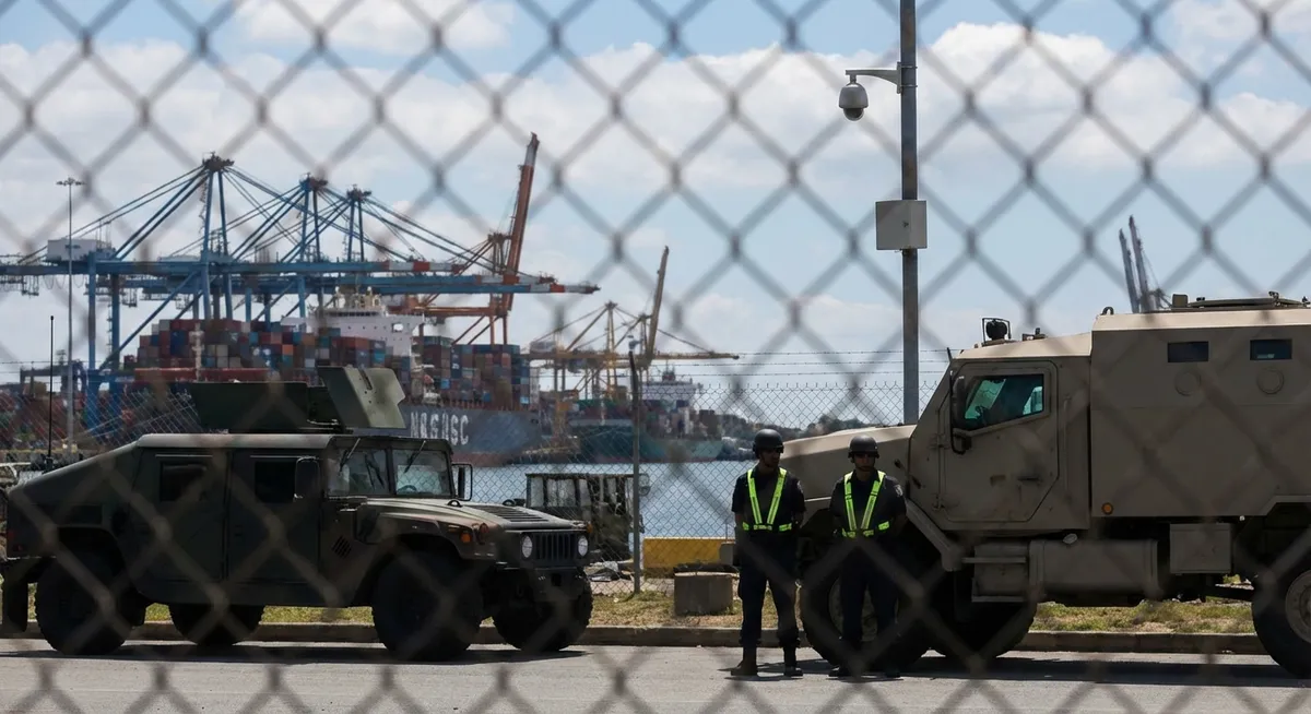 Slika je umetno generirana iz tem: inflacija, obrambna politika, vojska, evropska unija, obrestne mere, vojaška poraba, delovna zakonodaja, mednarodni odnosi, gospodarstvo, geopolitika, varnost, gospodarska rast, obramba, protekcionizem, minimalna plača