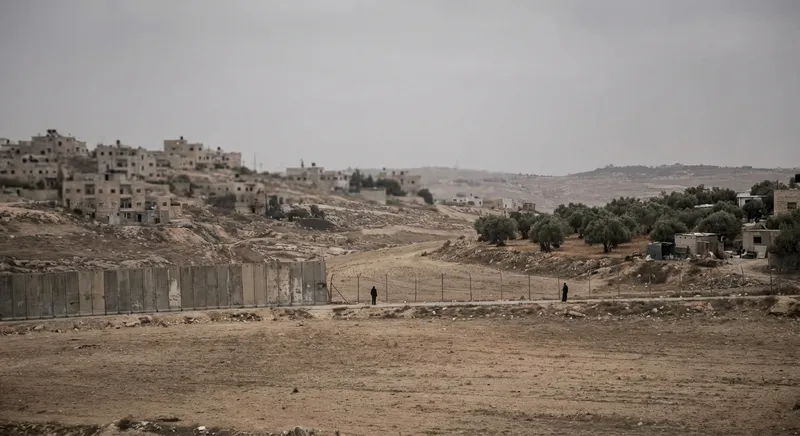 Zaradi izraelskih napadov šest palestinskih družin zapustilo Zahodni breg