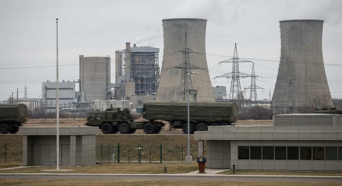 Slika je umetno generirana iz tem: gospodarstvo, energetika, vojne, politika, sankcije