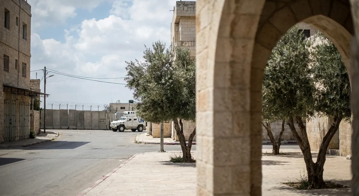 Slika je umetno generirana iz tem: politika, oboroženi spopadi, razorožitev hamasa, konflikti, talci, mednarodni odnosi, kršitve premirja, terorizem, premirje, palestinsko-izraelski konflikt