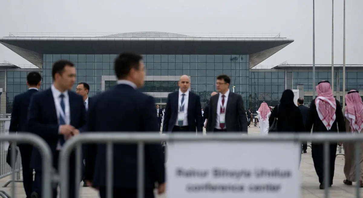 Slika je umetno generirana iz tem: politika, izrael, hamas, mednarodni odnosi, mirovni procesi, trumpova administracija