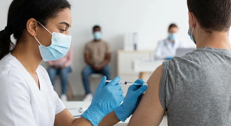 Slika je umetno generirana iz tem: neželeni učinki, cepljenje, preiskave, covid-19, zdravje