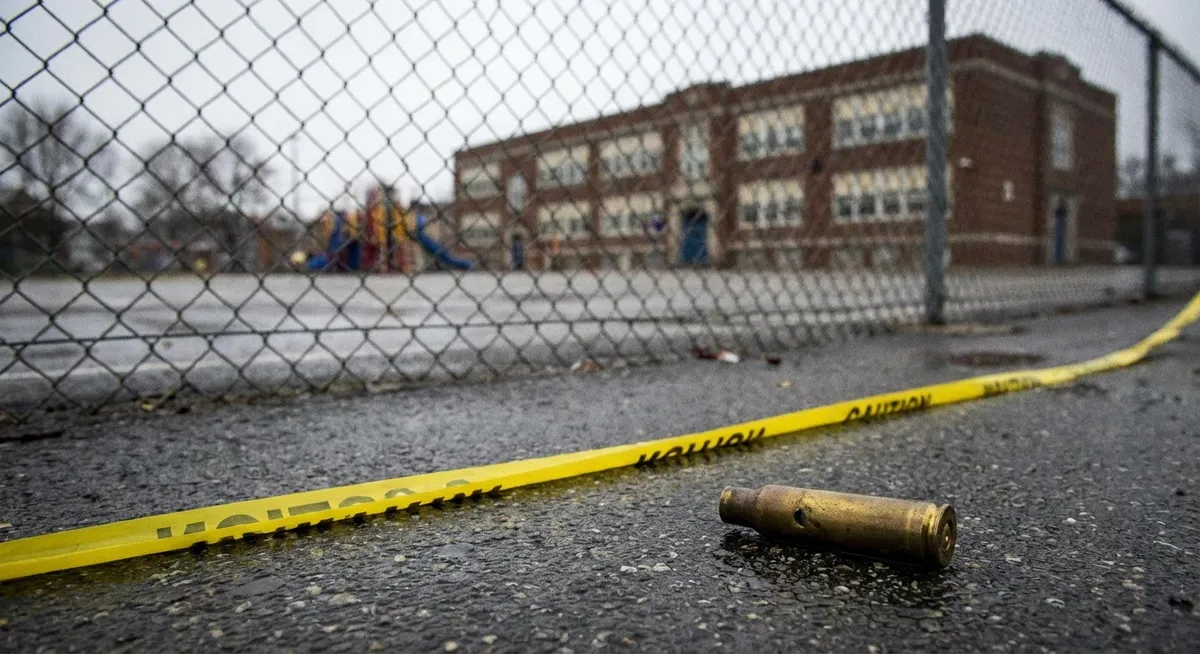 Slika je umetno generirana iz tem: ranjenci, šole, strelski napadi, dagestan