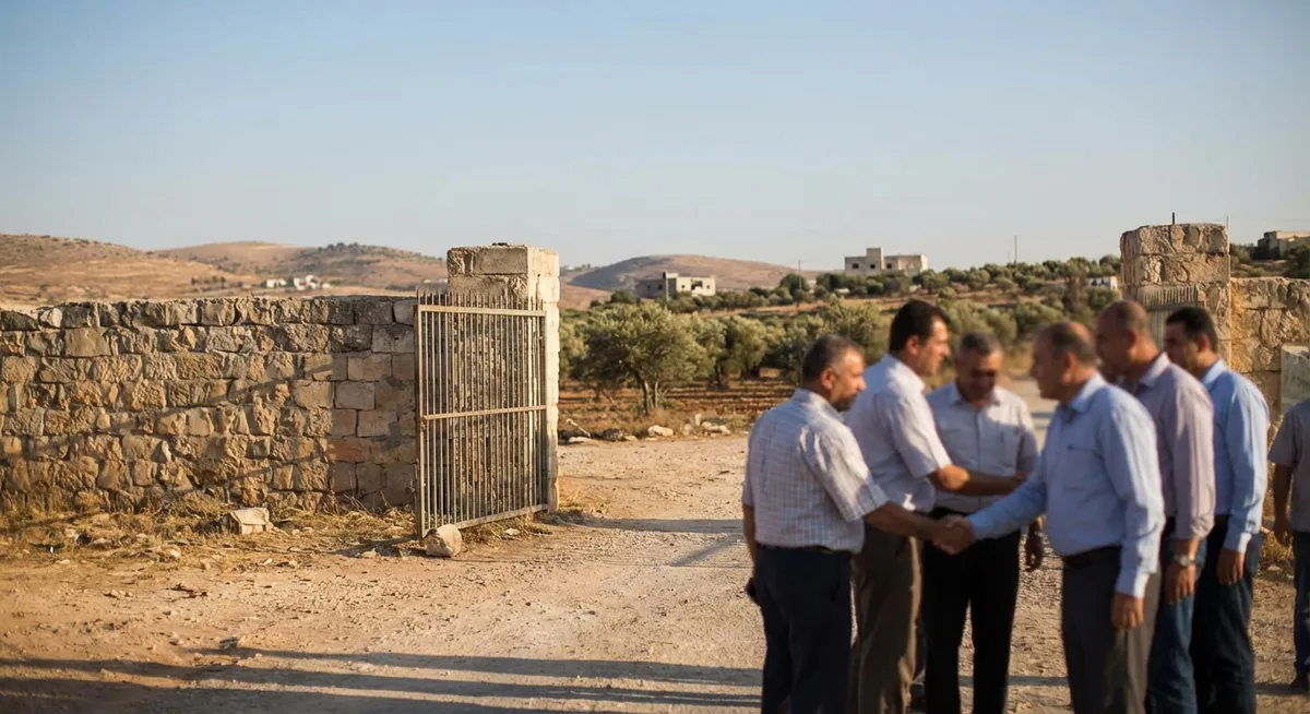 Slika je umetno generirana iz tem: gaza, gospodarstvo, varnostni svet zn, diplomacija, palestinsko-izraelski konflikt, palestina, mednarodni odnosi, mirovni procesi, človekove pravice, mir, bližnji vzhod, oboroževanje, varnost, obramba, združeni narodi