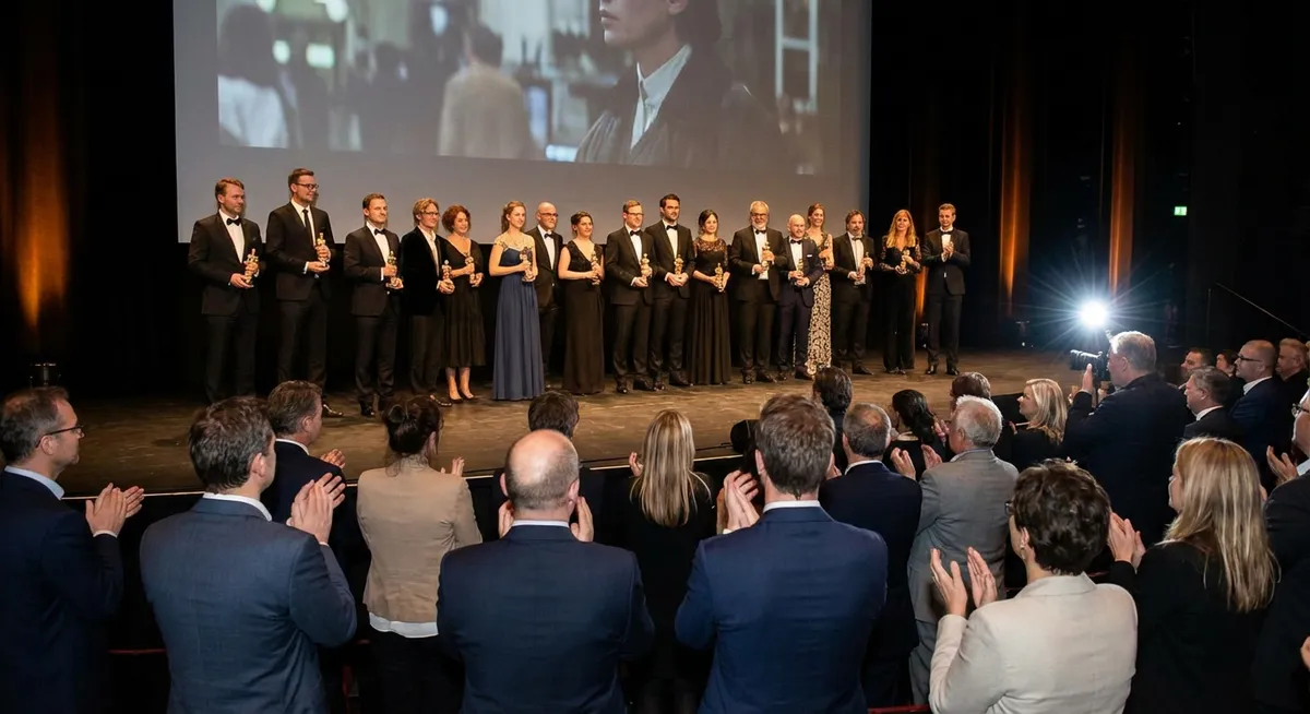 Slika je umetno generirana iz tem: nagrade, ocene filmov, filmska industrija, televizija, filmi, hollywood