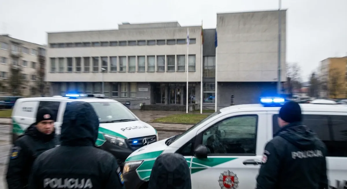 Slika je umetno generirana iz tem: kriminal, rehabilitacijski center, ruska vojska, rehabilitacija, policija, politika, preiskave, ugrabitve, dezinformacije, kazensko pravo, kazenski postopki, nezakonito pridržanje, nezakonito zadrževanje