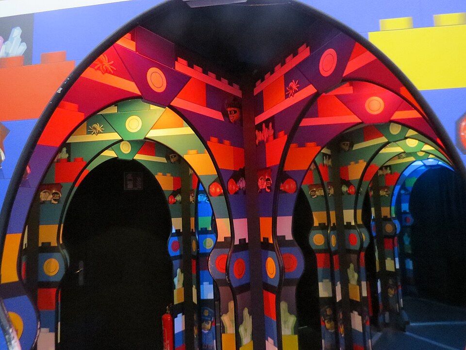 Reevesova bo zamrznila davčne pragove namesto zvišanja davkov, kar bo vplivalo na finančno stanje prebivalcev