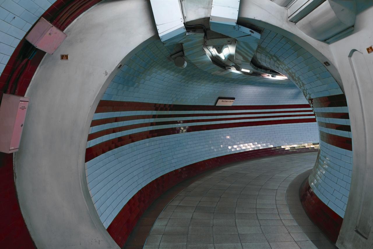 Poljski uradniki kritični do nemškega veleposlanika zaradi odziva na poročilo o vojni škodi